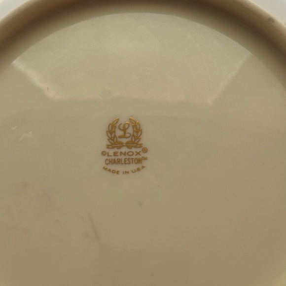 Lenox, “Charleston” pattern, octagon shaped, serving bowl. 7.75” - Picture 5 of 9